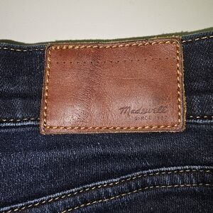 Madewell Women's Dark Blue Skinny Straight Leg Jeans